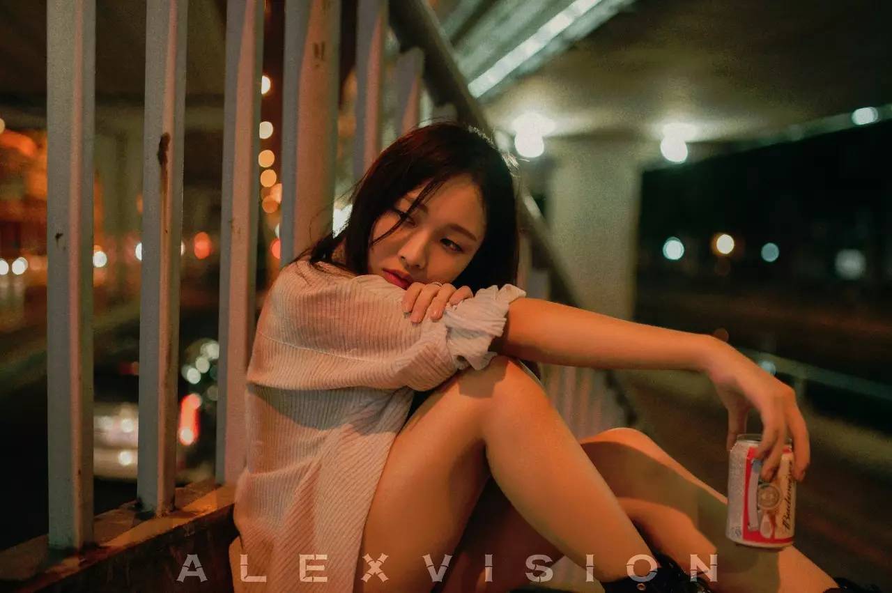 走进夜晚，拍一组让人迷恋的夜景人像