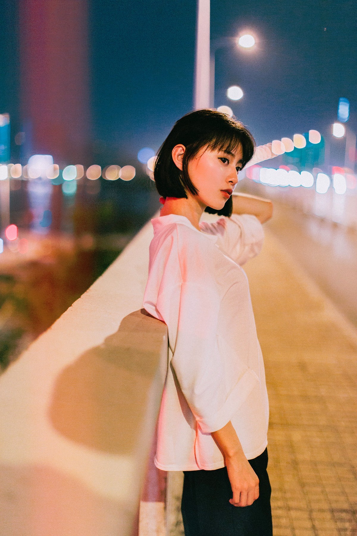 走进夜晚，拍一组让人迷恋的夜景人像