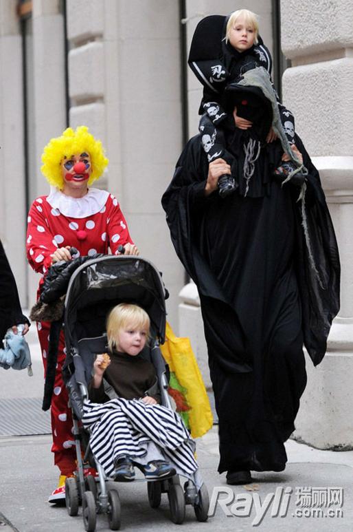 美国万圣节萌娃,万圣萌娃齐捣蛋