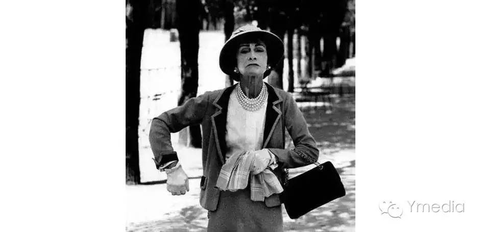 一只口红就能打发了的女孩很好啊Y先生为你们鼓鼓掌