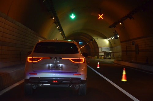 试驾2011雷诺科雷傲,东风雷诺科雷傲2018款试驾四驱