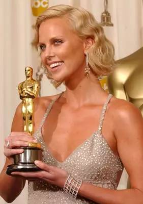 90后10个好莱坞明星,好莱坞十大最具潜力00后艺人