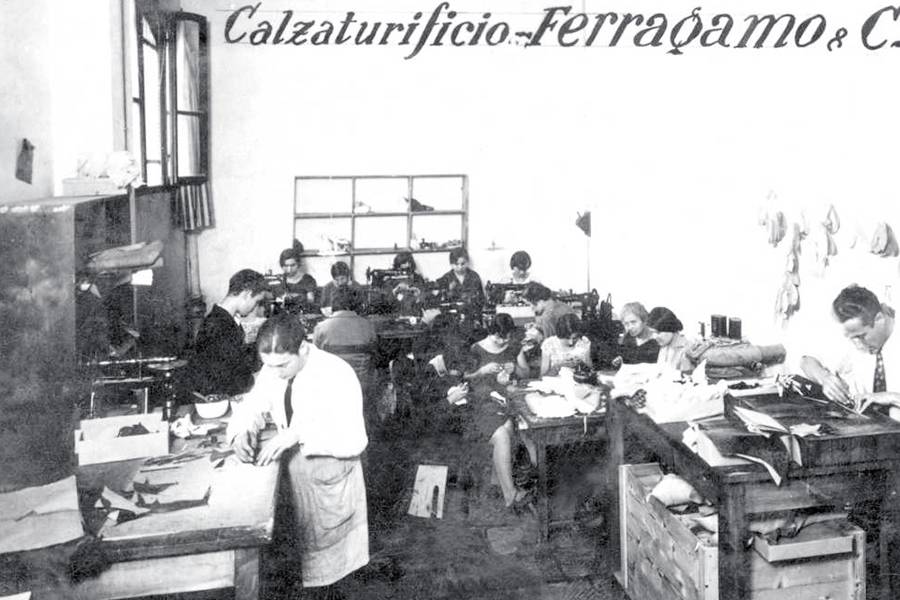 励志大戏｜有个穷人家的孩子，辍学做鞋匠创建了时尚王国