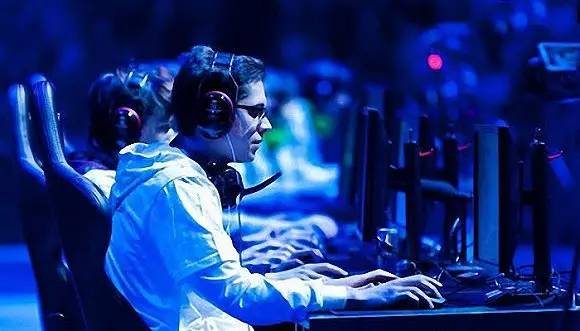 游戏耳机到底怎么选择,游戏耳机怎么选择