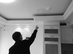 佳兆业洋房顶层漏水,佳兆业房顶漏水