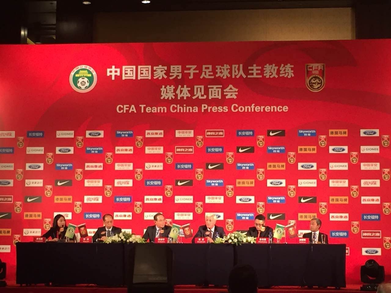 里皮离任后怒批国足风雨同路,里皮是怎么重新接手国足的