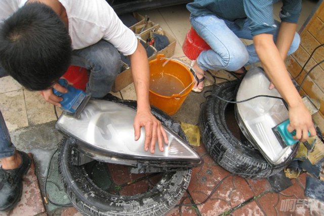 杀虫剂修复大灯是真的吗,用杀虫剂修复车灯的方法