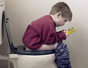 骑马蹲裆式有什么好处,骑马蹲裆式的正确方法