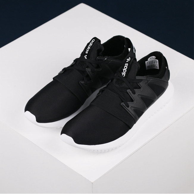 lv新出的鞋搭配裤子,lv新出的绿胶鞋