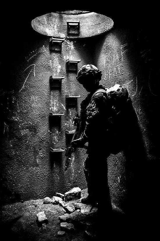 壹闻：地标里藏裸模彩绘艺术家创人体新玩法