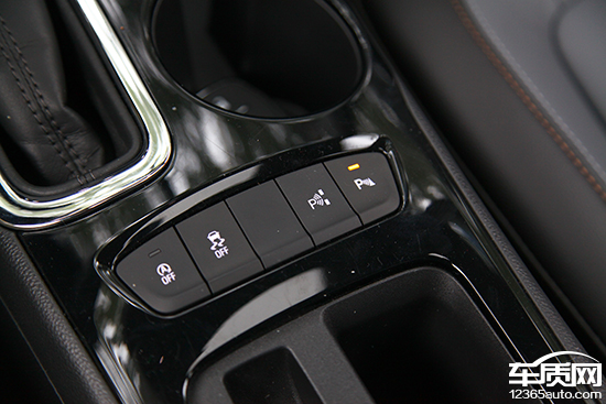 16款科鲁兹1.4t领锋,12款1.8自动雪佛兰科鲁兹试驾