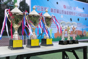 足球让人热血沸腾,足球让我们着迷