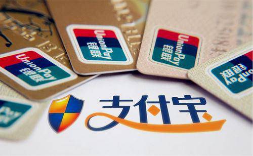 张靓颖跟冯轲分手后状态回升,张靓颖和冯轲现场视频