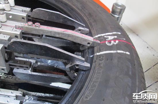 普利司通轮胎出现裂纹图片,普利司通动力侠龟裂解决了吗