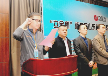 足球让人热血沸腾,足球让我们着迷