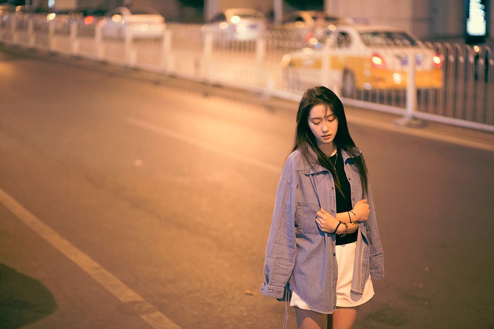 走进夜晚，拍一组让人迷恋的夜景人像