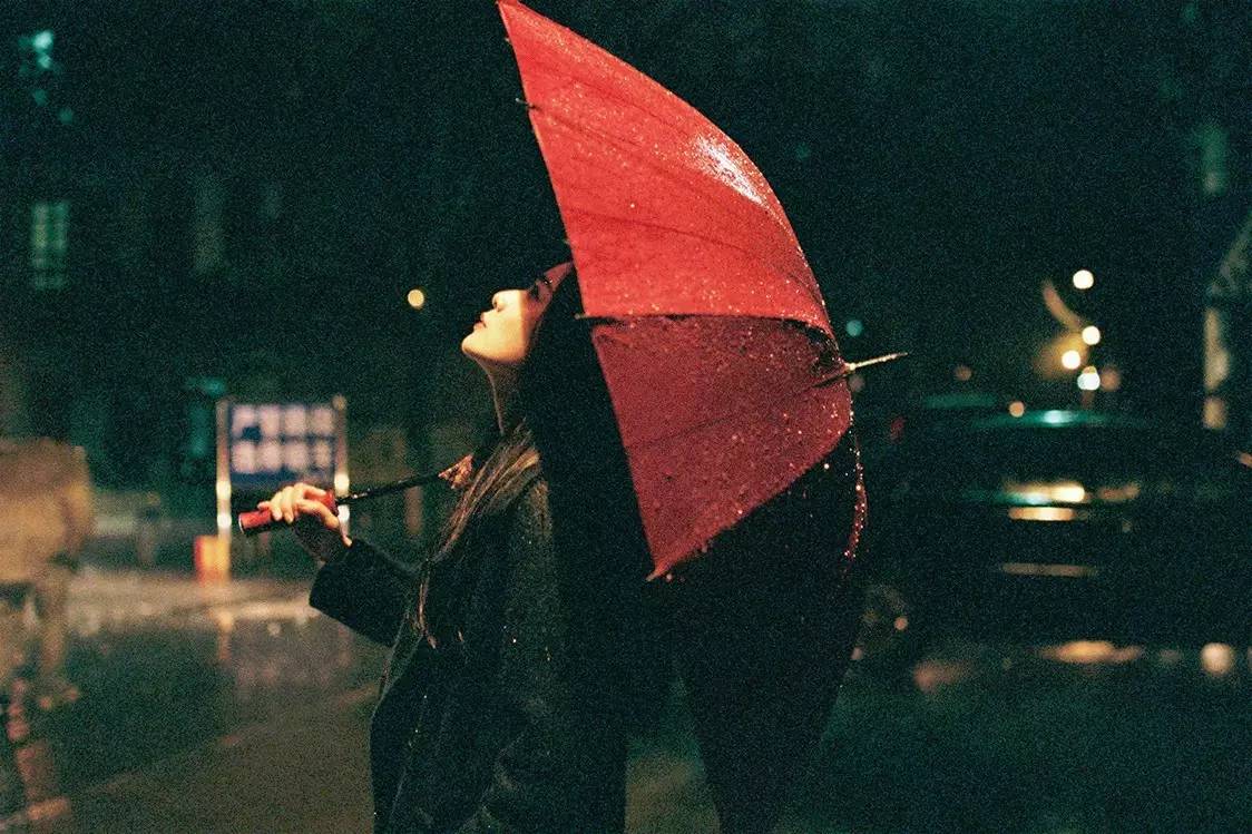 走进夜晚，拍一组让人迷恋的夜景人像