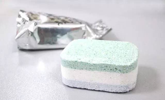 坐在马桶上思考吃什么,坐在马桶上思考的人