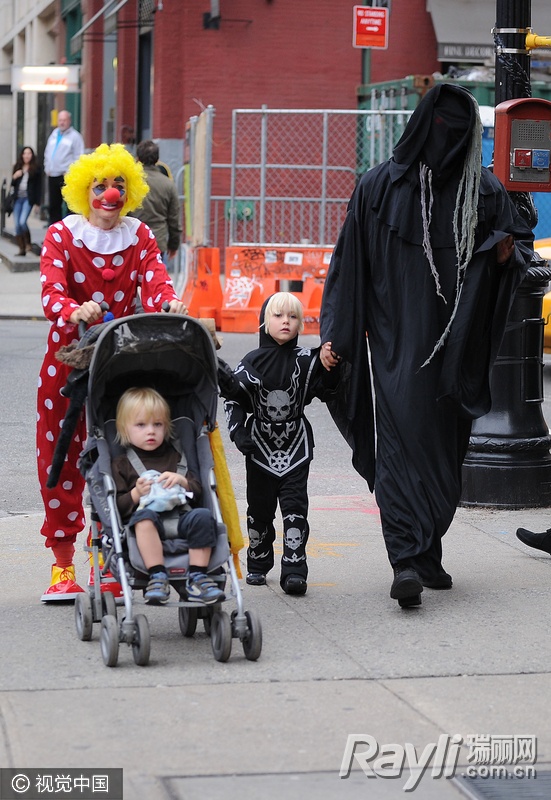 美国万圣节萌娃,万圣萌娃齐捣蛋