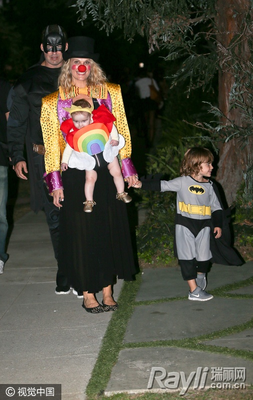 美国万圣节萌娃,万圣萌娃齐捣蛋