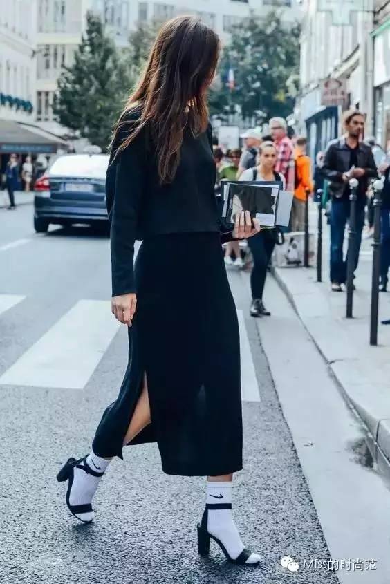 时尚其实是一种另类的聪颖,时尚不是一种形式