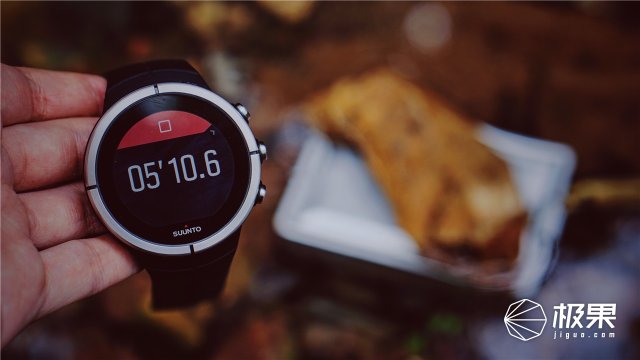 这盒子还没手掌大，里面的工具却比工具箱还全，野外保命全靠它