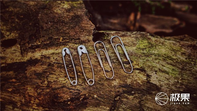 这盒子还没手掌大，里面的工具却比工具箱还全，野外保命全靠它