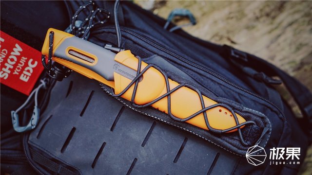 这盒子还没手掌大，里面的工具却比工具箱还全，野外保命全靠它