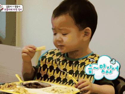 韩国小姐姐吃零食不露脸 (韩国75岁老奶奶买零食)