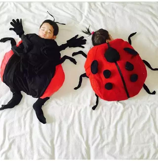 这个日本女人竟然对自己熟睡的孩子做出了这些......