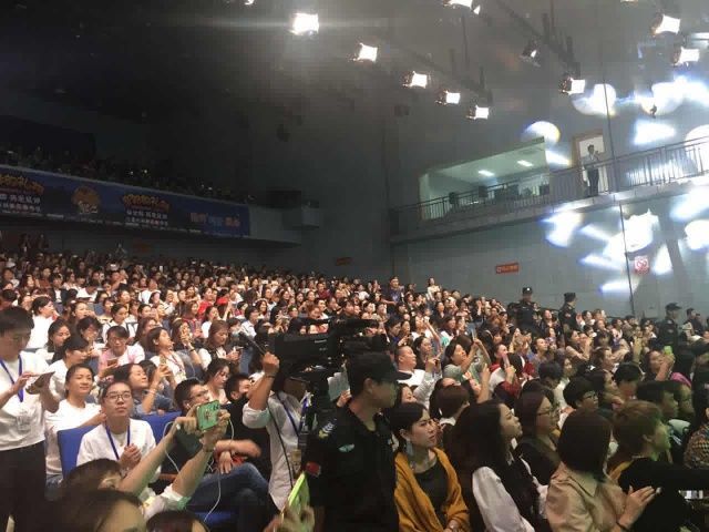 浙企“朵女郎”与“光头强”合作，欲举起国产品牌童装大旗