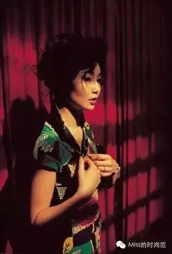 时尚其实是一种另类的聪颖,时尚不是一种形式