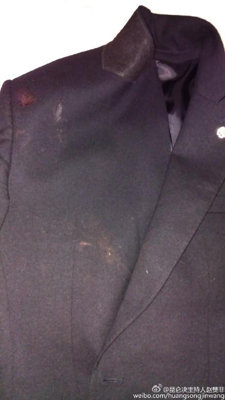 播求被一拳击倒,播求惨遭铁肘爆头