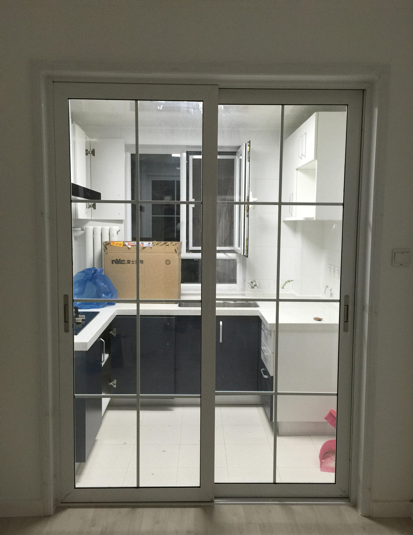 厨房的推拉门金色的好看吗,厨房推拉门为什么用磨砂的