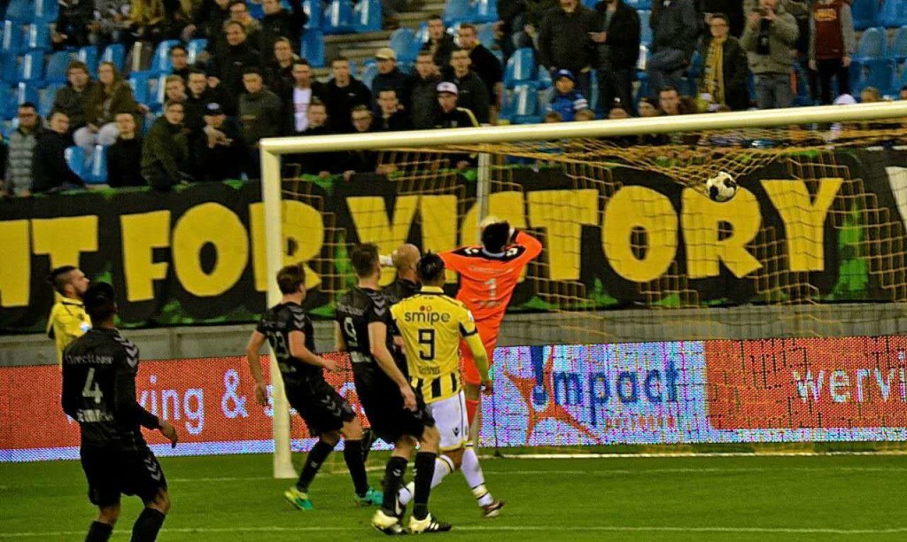 维特斯张玉宁进球,2018年世界杯亚洲12强赛张玉宁