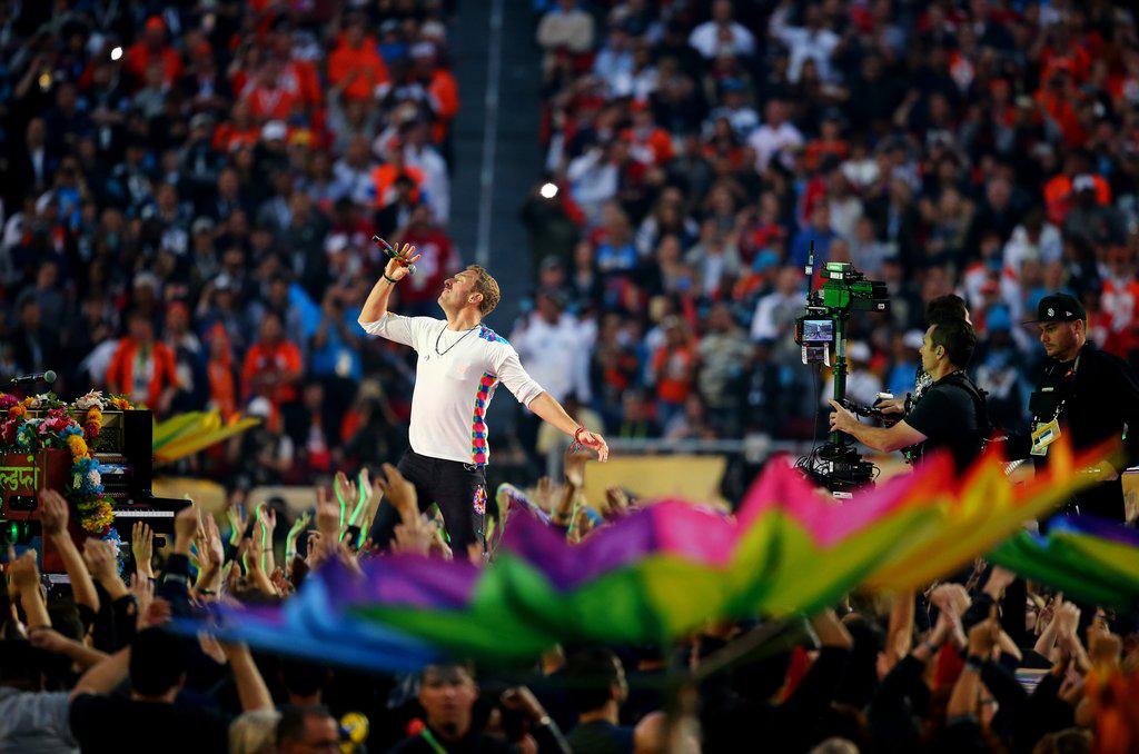 足球不用手怎么踢都行,足球不用手怎么踢高球