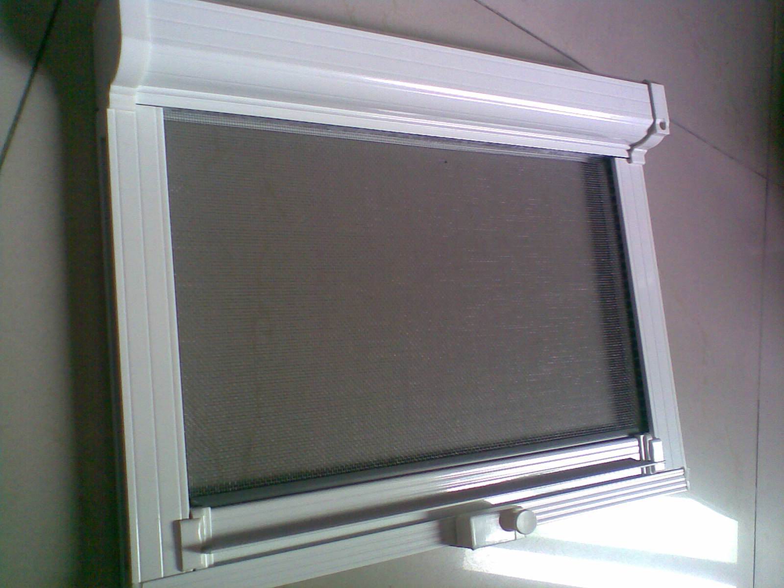 隐形纱窗左右推拉好还是卷筒式好,阳台隐形折叠伸缩推拉卷筒式纱窗