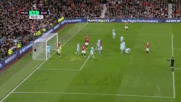 曼联三次离谱传中,曼联神奇换人3分钟破门