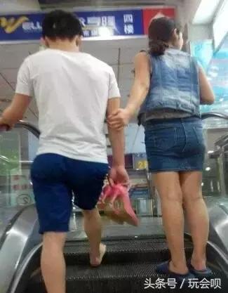 奇葩搞笑：国产抗日神剧太雷人！竟有战士打鬼子时在玩手机...