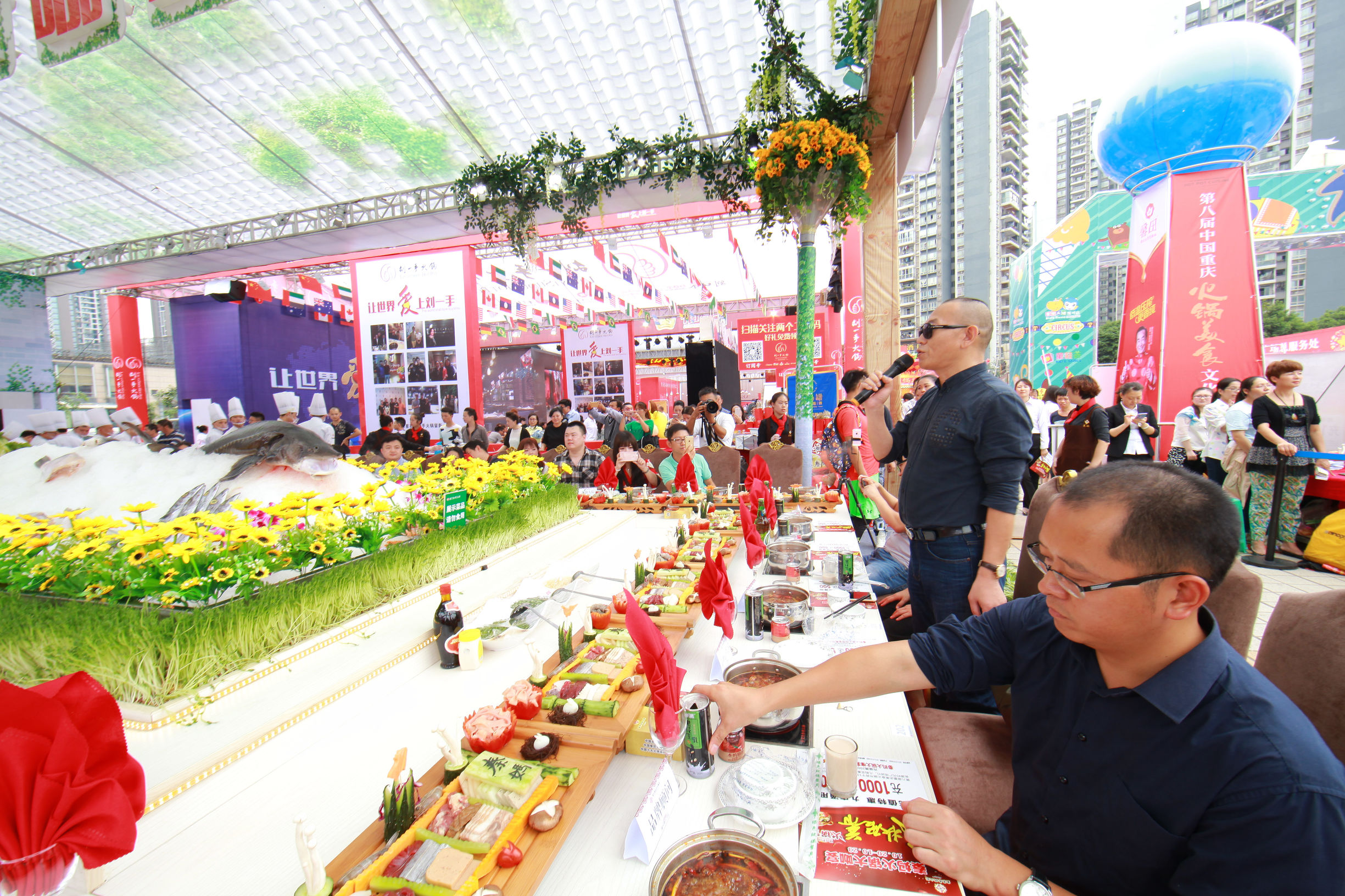 秦妈火锅大桌,重庆火锅最新菜品秦妈火锅