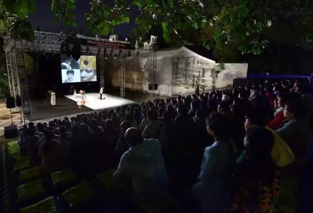 他是新浪潮戏剧的发起人，他说戏剧是当下且危险的