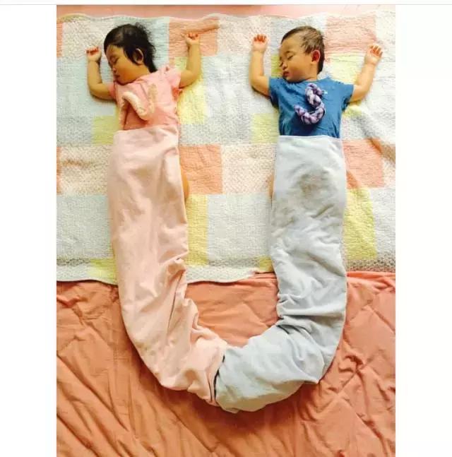 这个日本女人竟然对自己熟睡的孩子做出了这些......