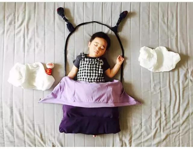 这个日本女人竟然对自己熟睡的孩子做出了这些......