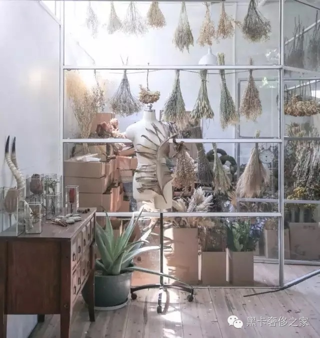 不要爱马仕不要LV,90后情侣花6万块造了个300㎡的大房子