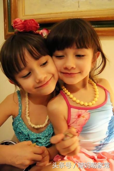 双胞胎老是打架有什么办法,双胞胎小孩爱打架