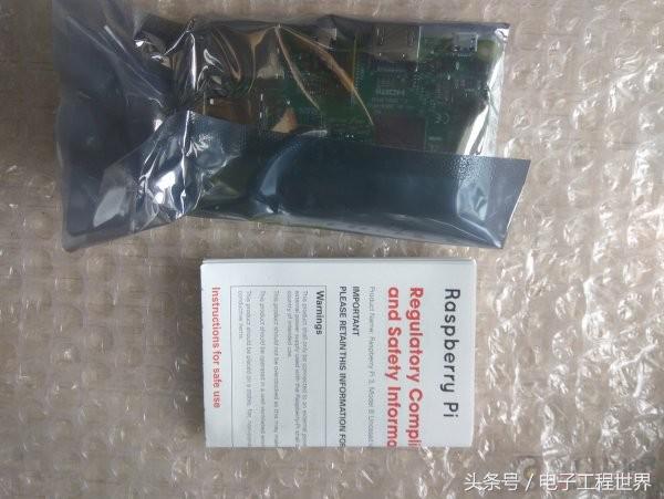 一起玩树莓派3+迟来的Pi3开箱评测