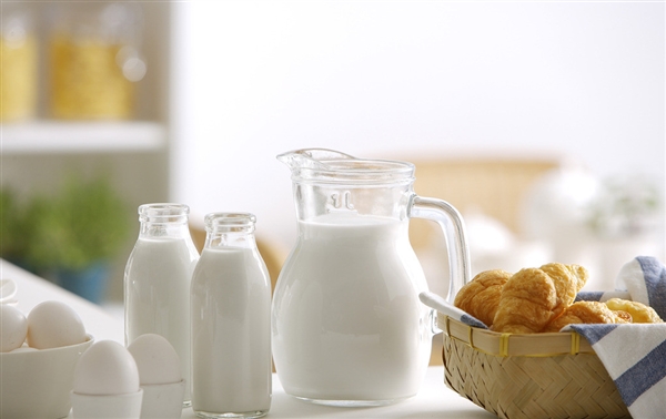 看宝宝奶粉配方,奶粉哪个牌子好又安全含乳铁蛋白