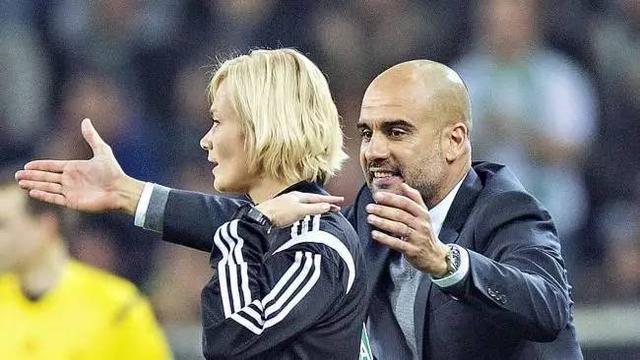 有点像屌丝女士，同意的赞起