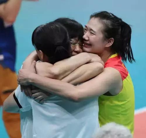 郎平在上海的这个细节，或许暴露了她至今未能续约的根本原因