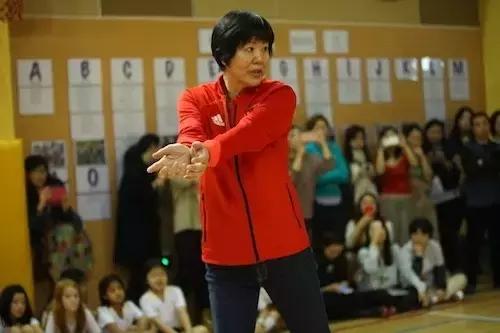 郎平在上海的这个细节，或许暴露了她至今未能续约的根本原因